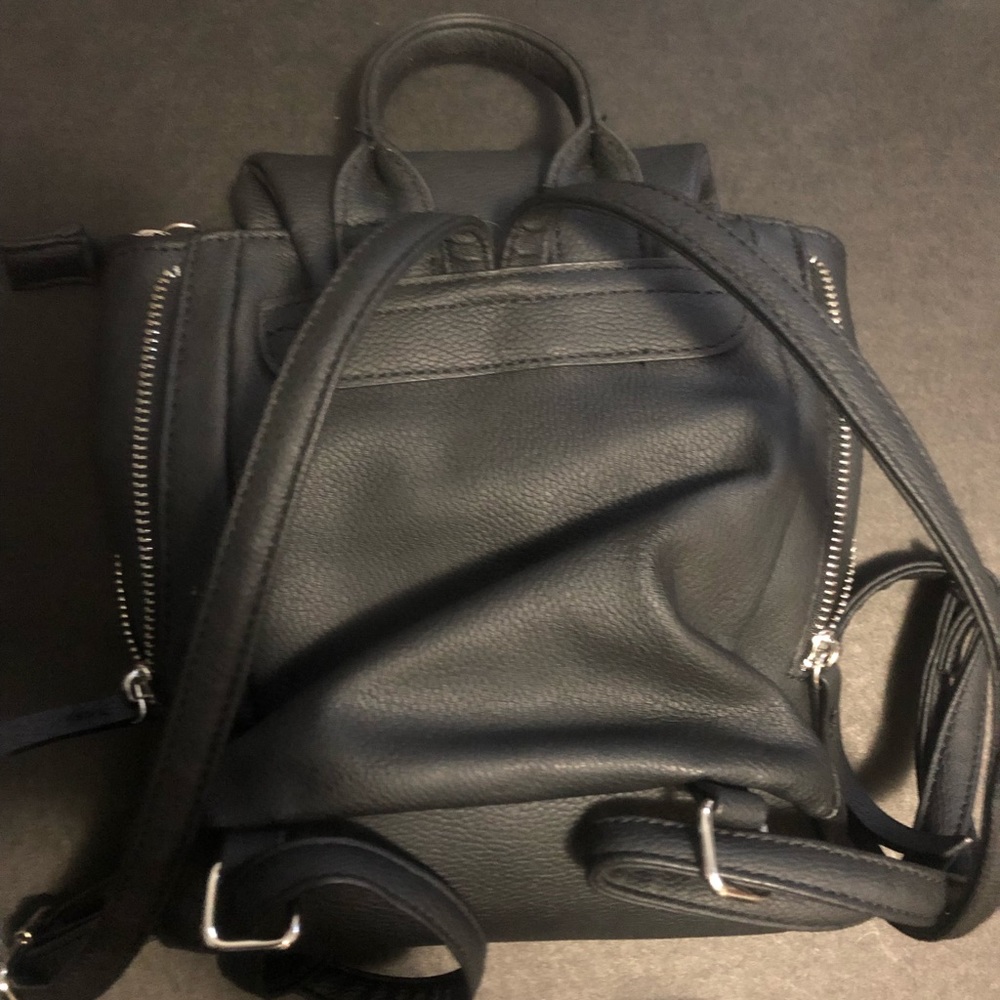 Mini Backpack😍 - Picture 2 of 3